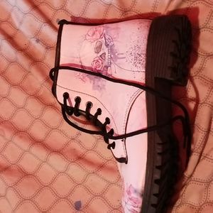 Skull & flower boots